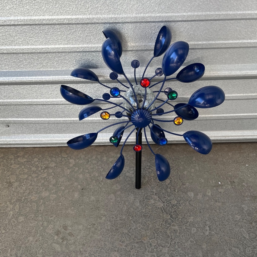 Solor wind spinner